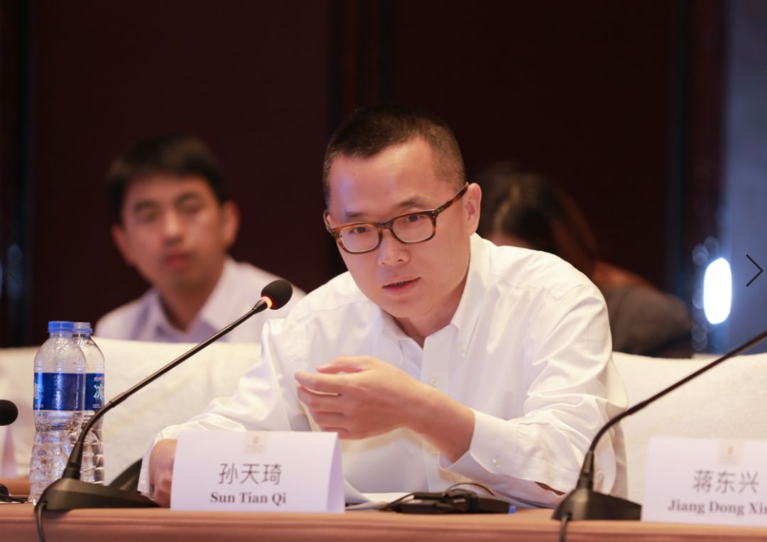 fintech鐑偣鑱氱劍,2023浜氬お閲戣瀺璁哄潧閫忛湶鐨勬柊鏈洪亣