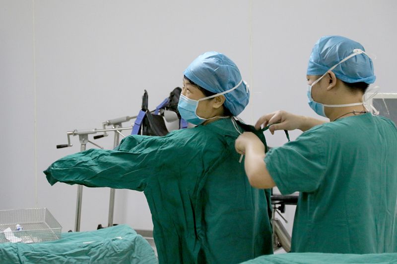 【感人】打动你的15个暖心医护故事...赚足眼泪~