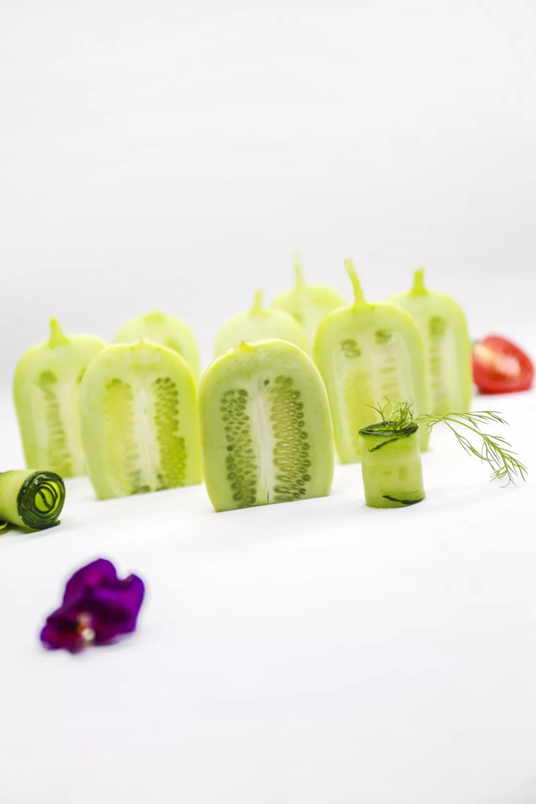 椴佺菠椋庡懗缇庨,椴佺菠缇庨