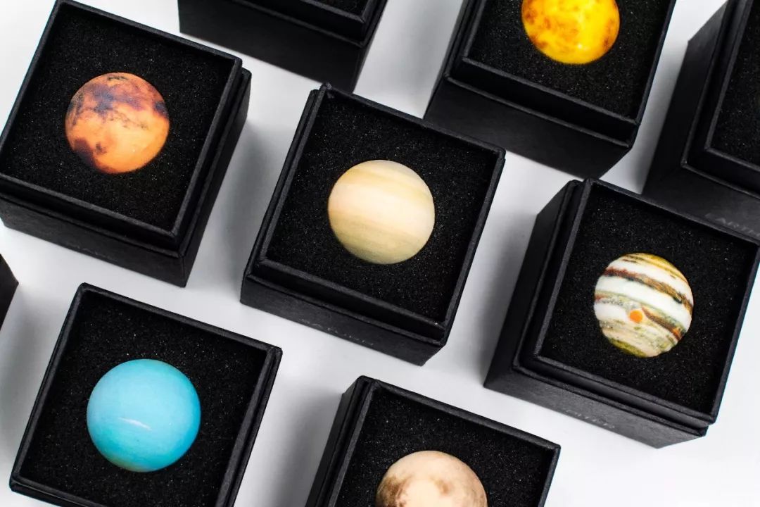 你买东西的样子,真像一个外星人