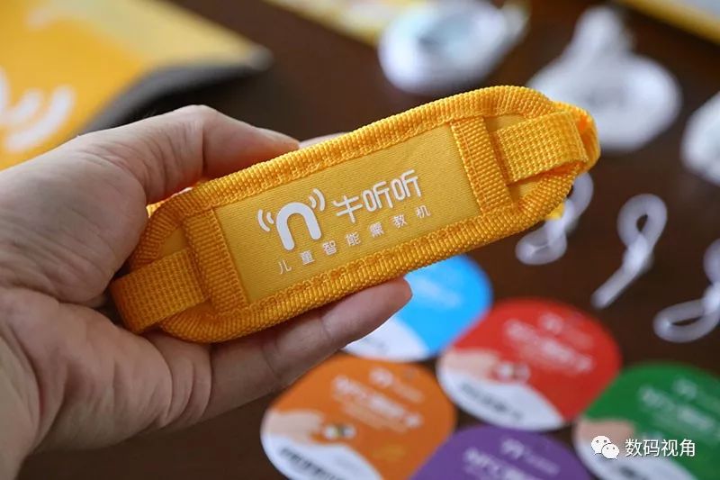 牛听听熏教机和火兔故事机哪个好,牛听听儿童智能熏教机便携版