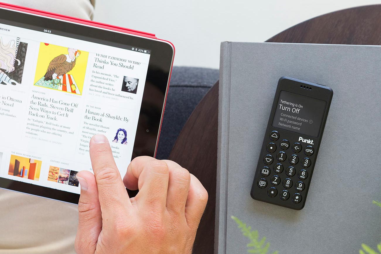 对于他来说：「奖杯」这种东西，还不如「烟灰缸」有用呢！