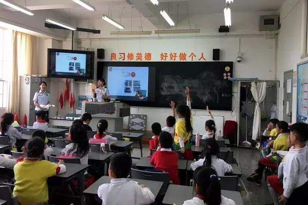 小学生消防科普知识宣讲小视频,消防课堂小学生
