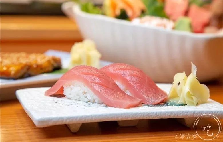 浦东新地标480米,上海浦东逛吃一条街