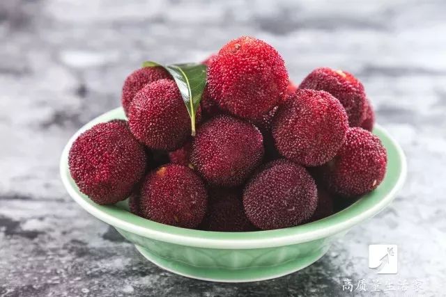 洗杨梅怎么洗虫子会跑出来,洗杨梅怎么有一层油