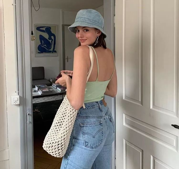 保姆级拍照姿势很火,保姆级拍照动作教程