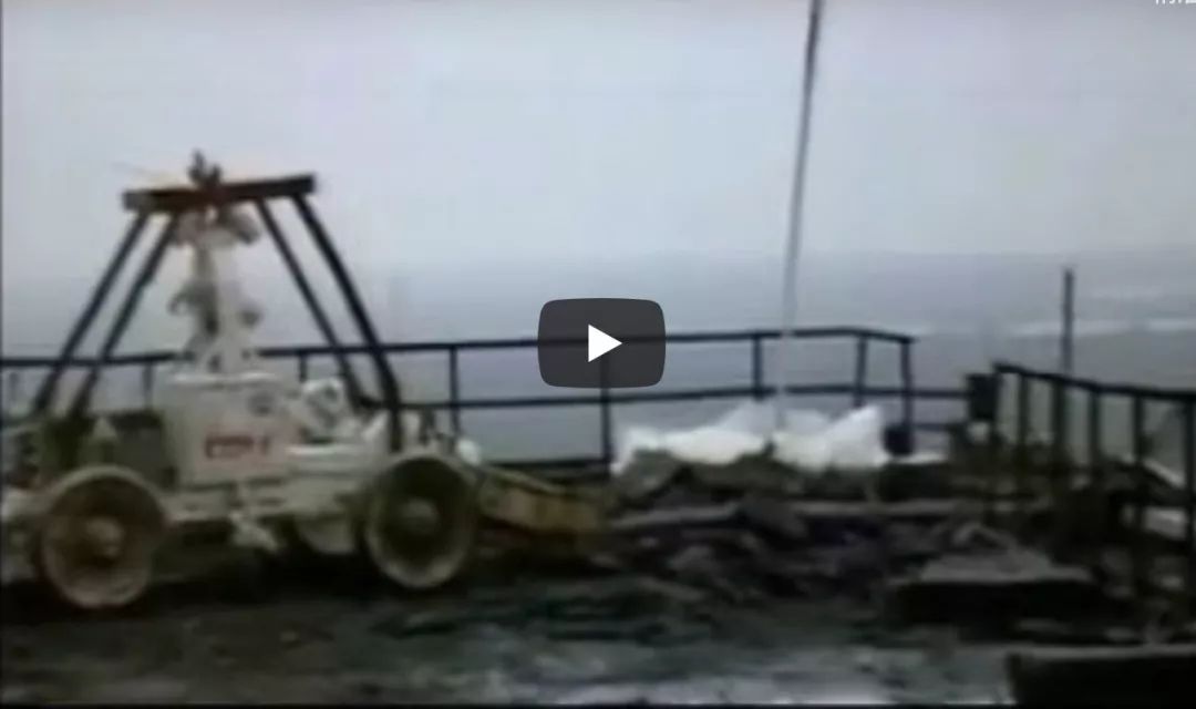 切尔诺贝利清理屋顶的士兵,切尔诺贝利清理石墨的士兵