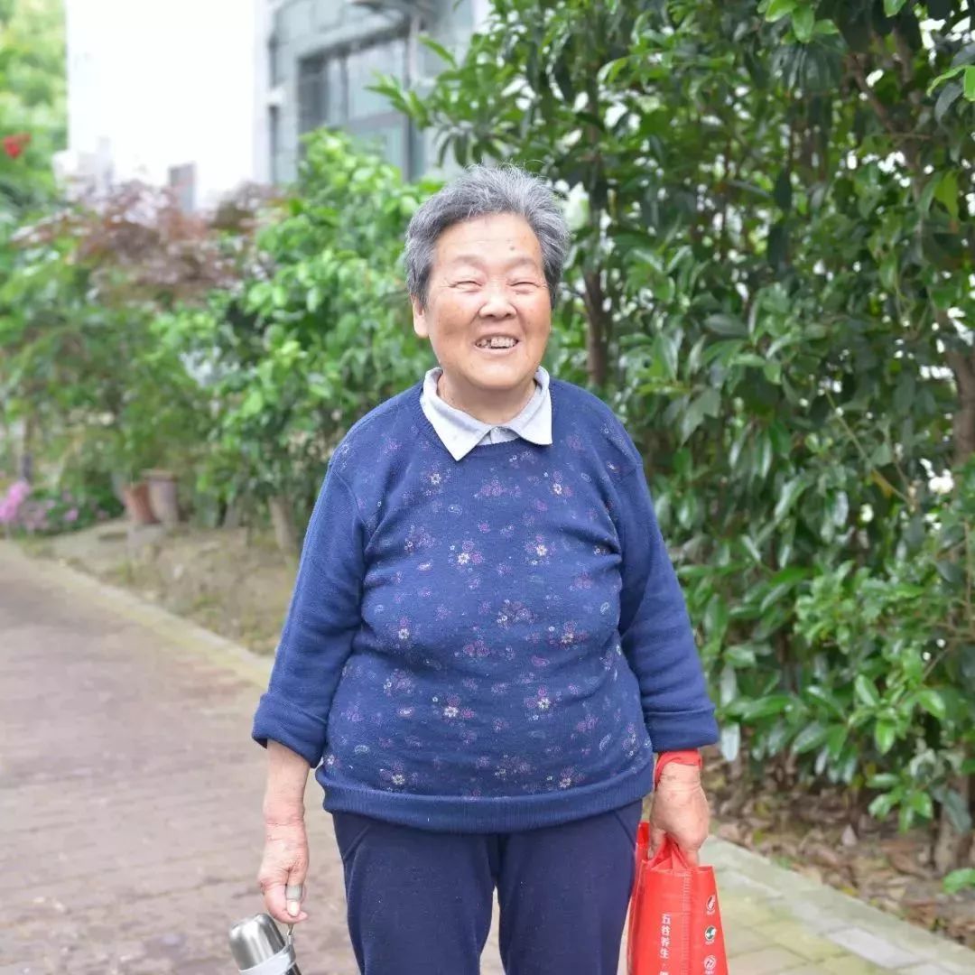 小区整洁的环境让人心情愉悦,小区环境真好看图片