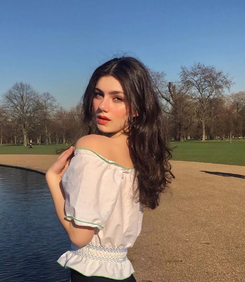 中长发是齐的还是有层次的好看,中长发怎么样烫发