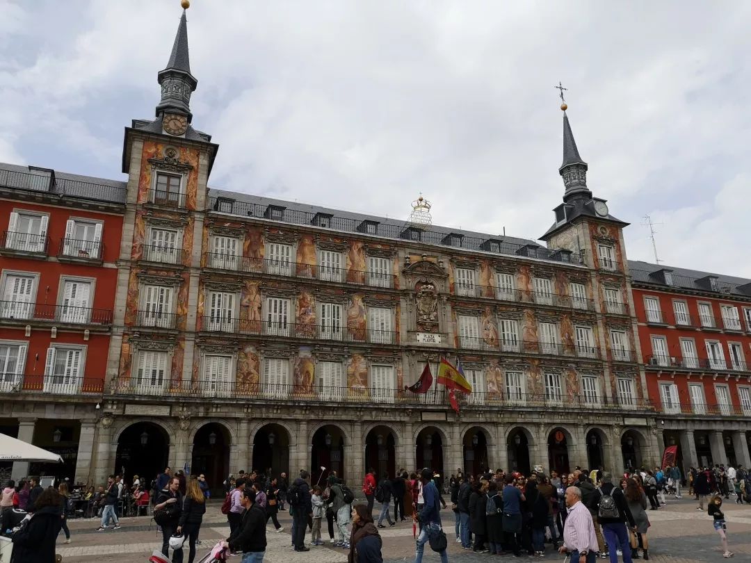 去欧冠现场看比赛有中国解说吗,去现场看欧冠皇马vs曼城