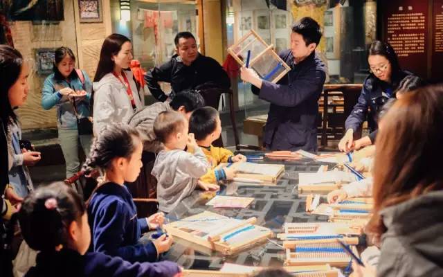 都江堰熊猫谷铲屎官报名,成都大熊猫铲屎官志愿者活动