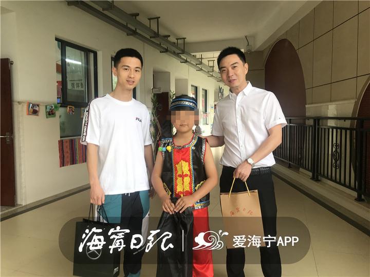 意外收到小朋友的礼物,小朋友收到神秘礼物