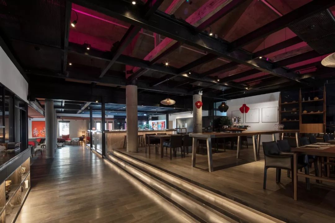 回看五月时髦事宇舶再度携手JINGART