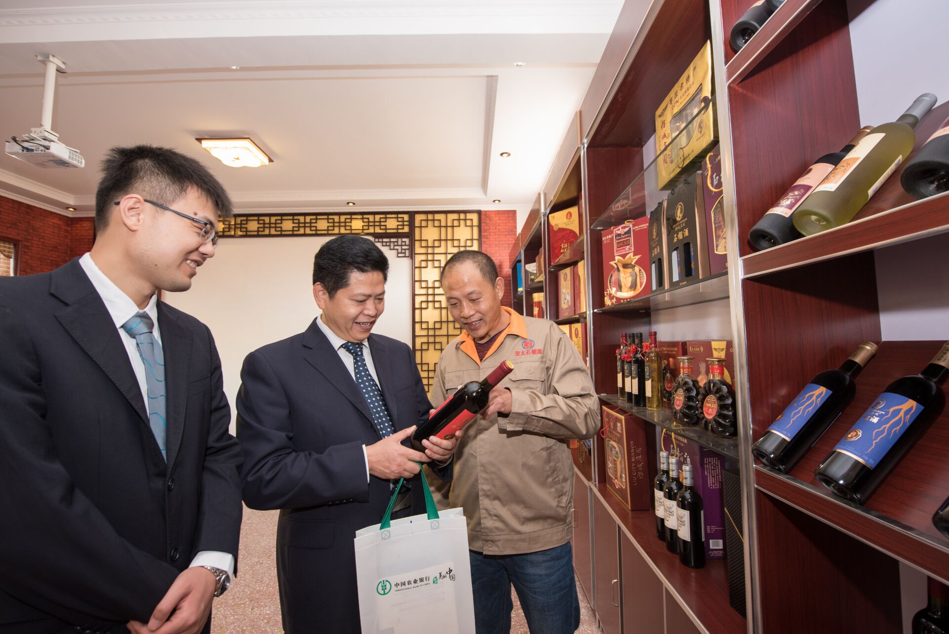 农行提前完成普惠小微企业贷款,农行普惠小微企业贷款阶段性减息