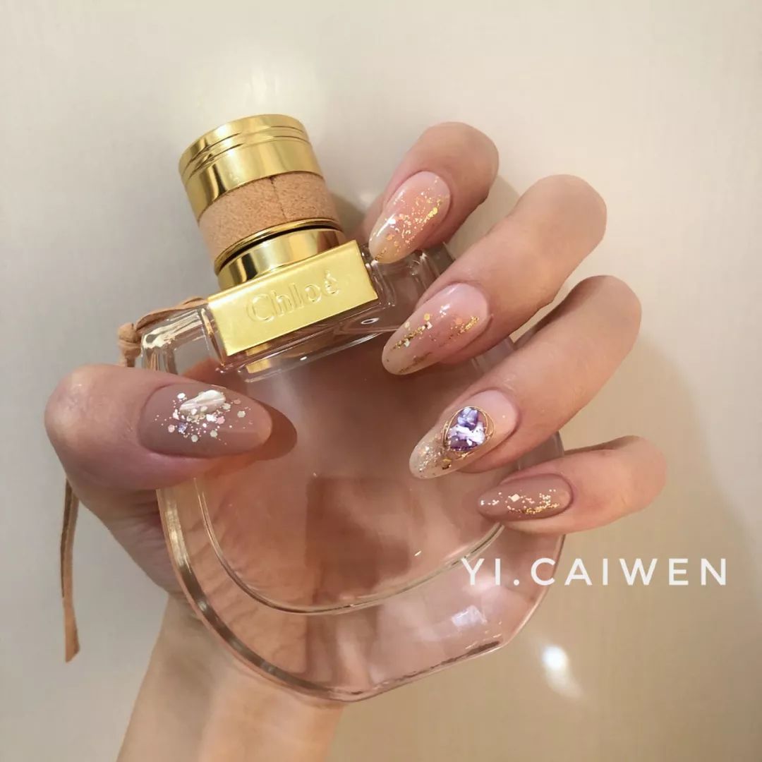 施华洛世奇美睫 (美睫沙龙美甲推荐)