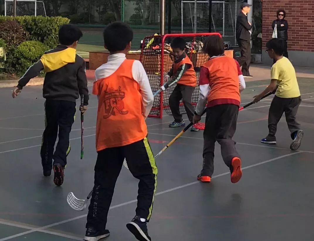 这所不鸡血的弄堂小学，凭什么每年吸引几千人挤破头报名