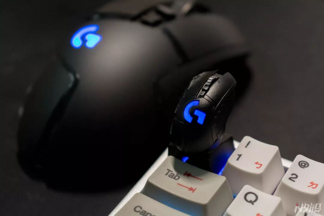 无线g502罗技,g502创世者和g502lightspeed的区别