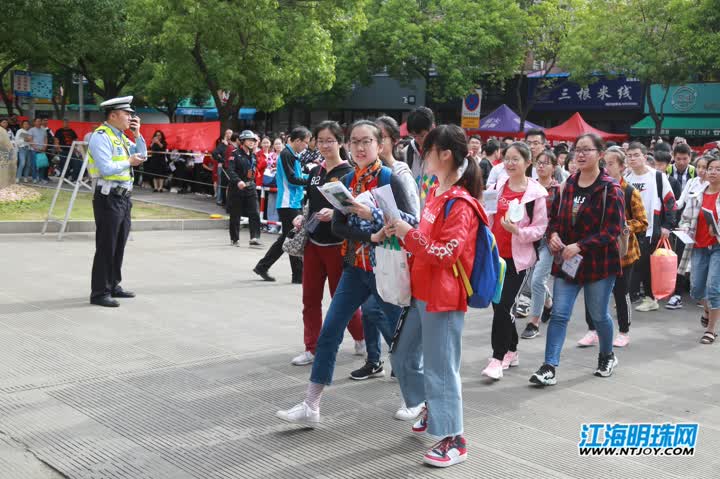 2019年全国高考拉开帷幕23289名南通考生从容应考