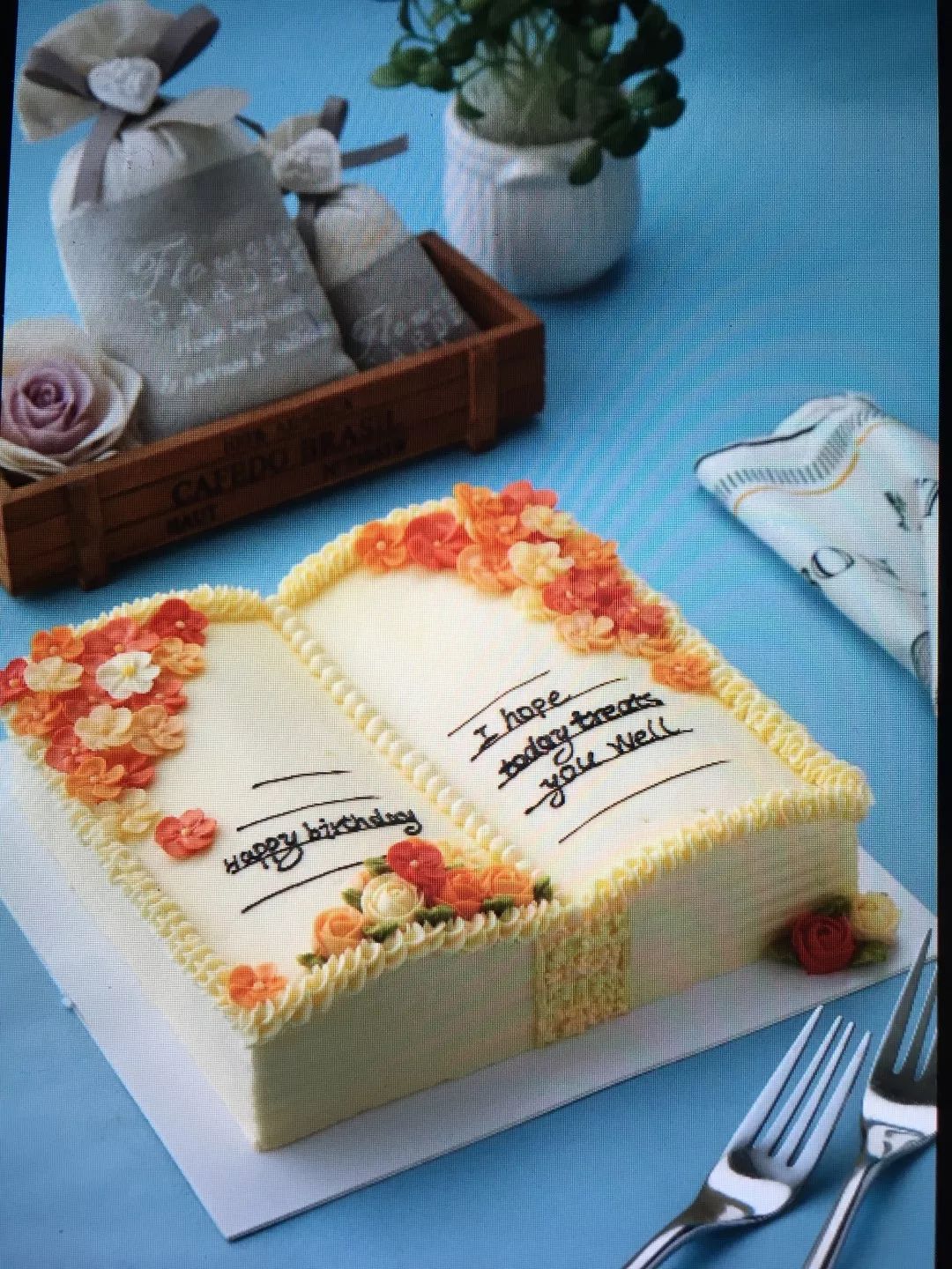 港丽杭大店开卖蛋糕了！精致的裱花蛋糕，秒杀连锁的奶酪茶……没想到你是这样的港丽