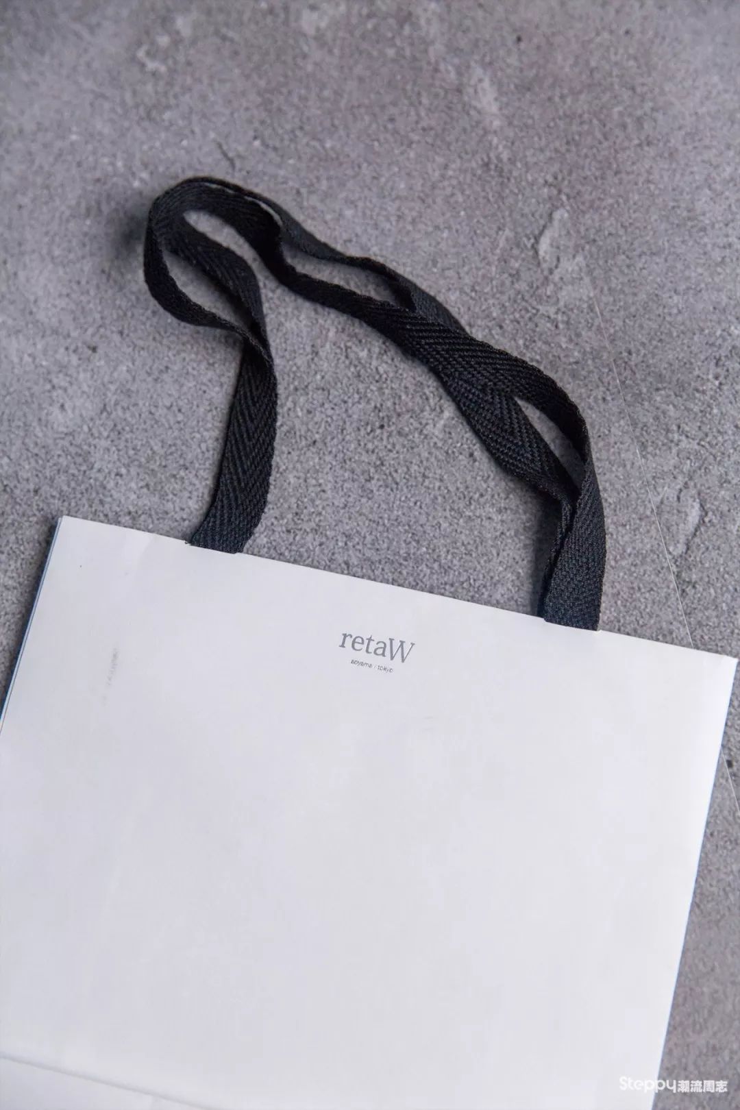 很想问问，你们有收集品牌包装袋或吊牌的癖好吗？