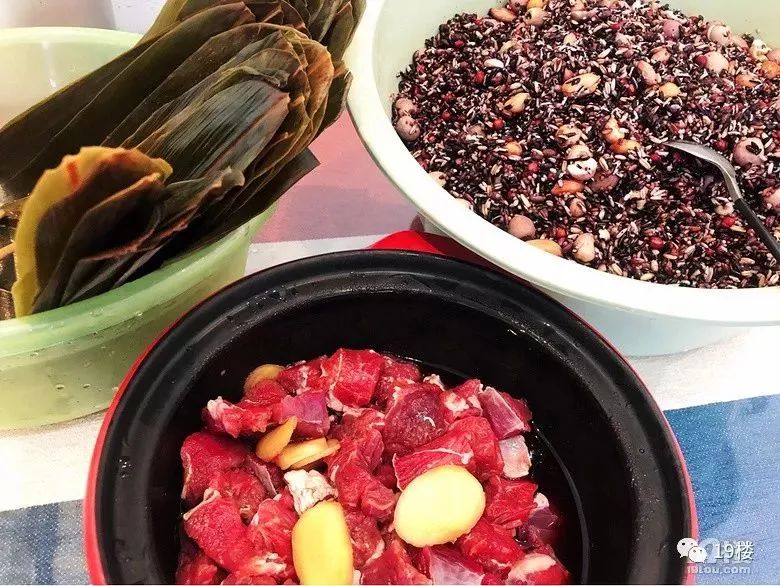 粽子捂脸流泪,鲜肉粽蛋黄粽