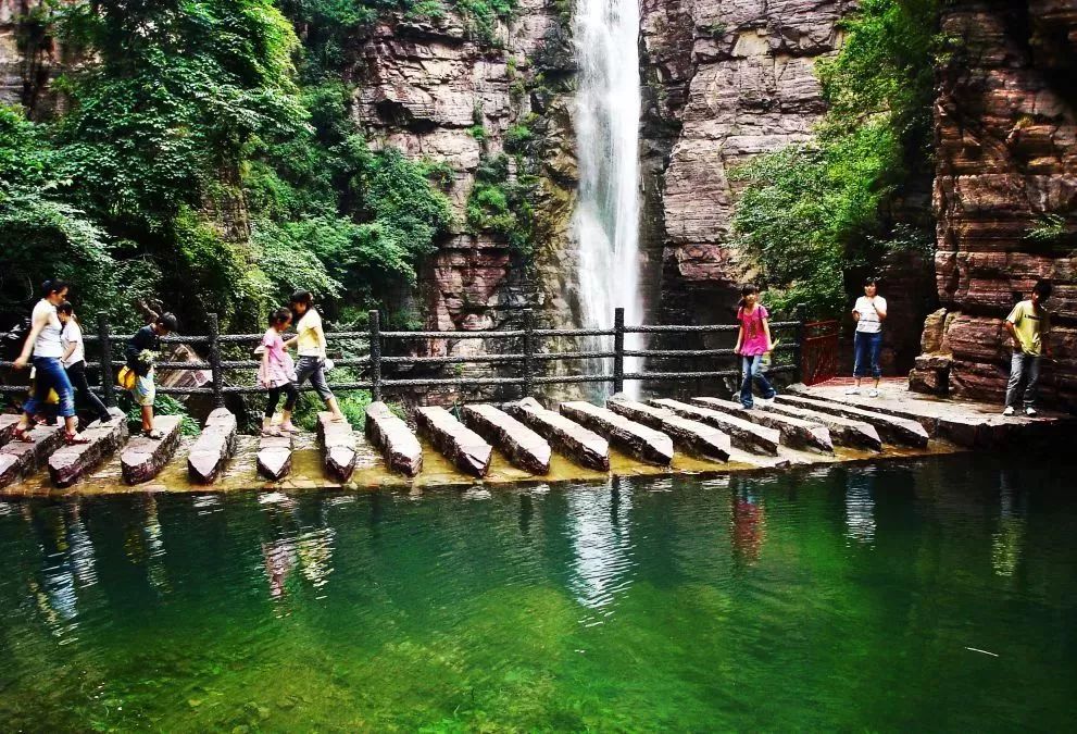 万仙山景区春节免门票,万仙山郭亮村特价两日游