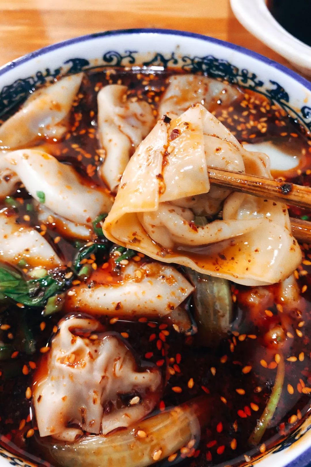 雨女有瓜|我去成都LV展出差的24小时吃成了真实的猪