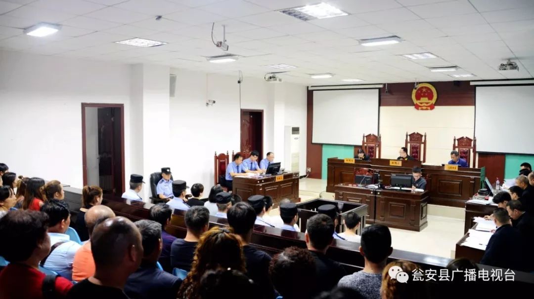 聚众赌博获利3万五千元怎么判,聚众赌博获利33000