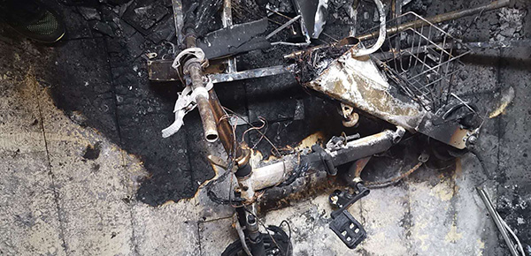 新能源充电桩充电着火了谁的责任,买的锂电池着火商家有责任么