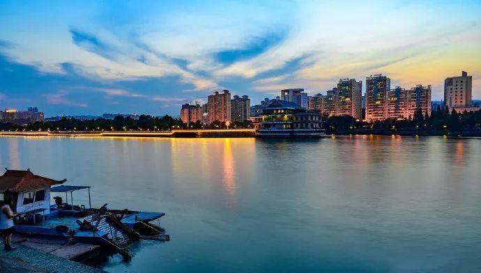 宜昌市公务员及时表扬奖励常态化 (宜昌公务员五项奖励)