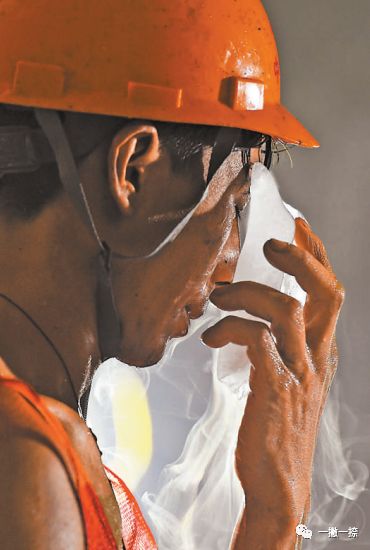 人民日报最经典的照片,人民日报年度好照片