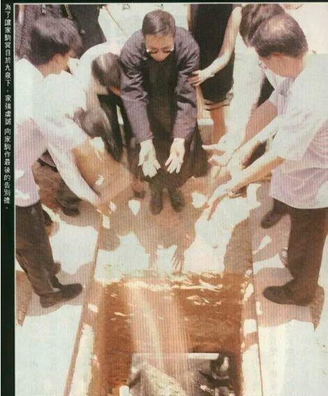 黄家驹入棺遗容吓人:黄家驹下葬时的真实场景
