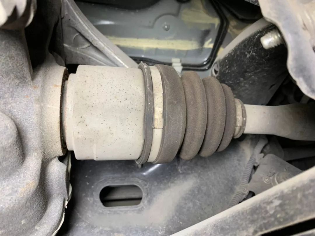 这台进口敞篷小跑车，两个滤芯竟然只要42块钱？