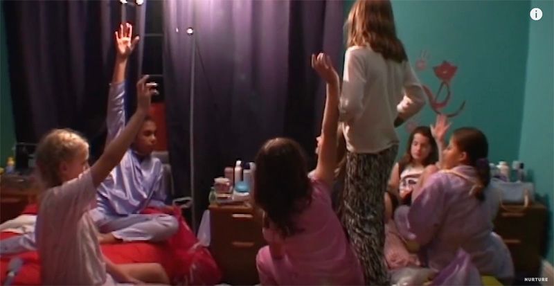 没有大人只有孩子一起住,没大人管的小孩