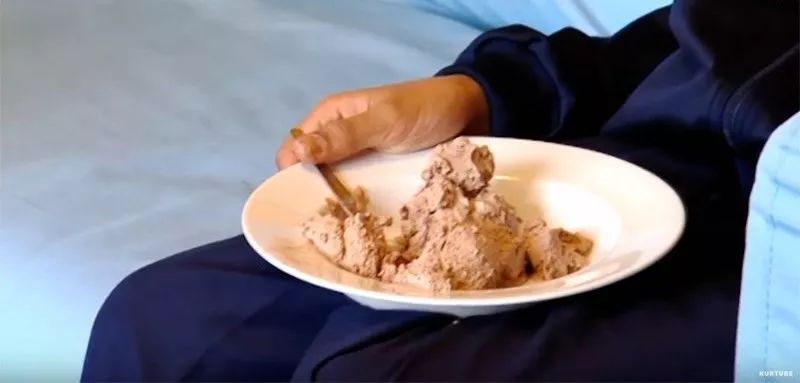 没有大人只有孩子一起住,没大人管的小孩