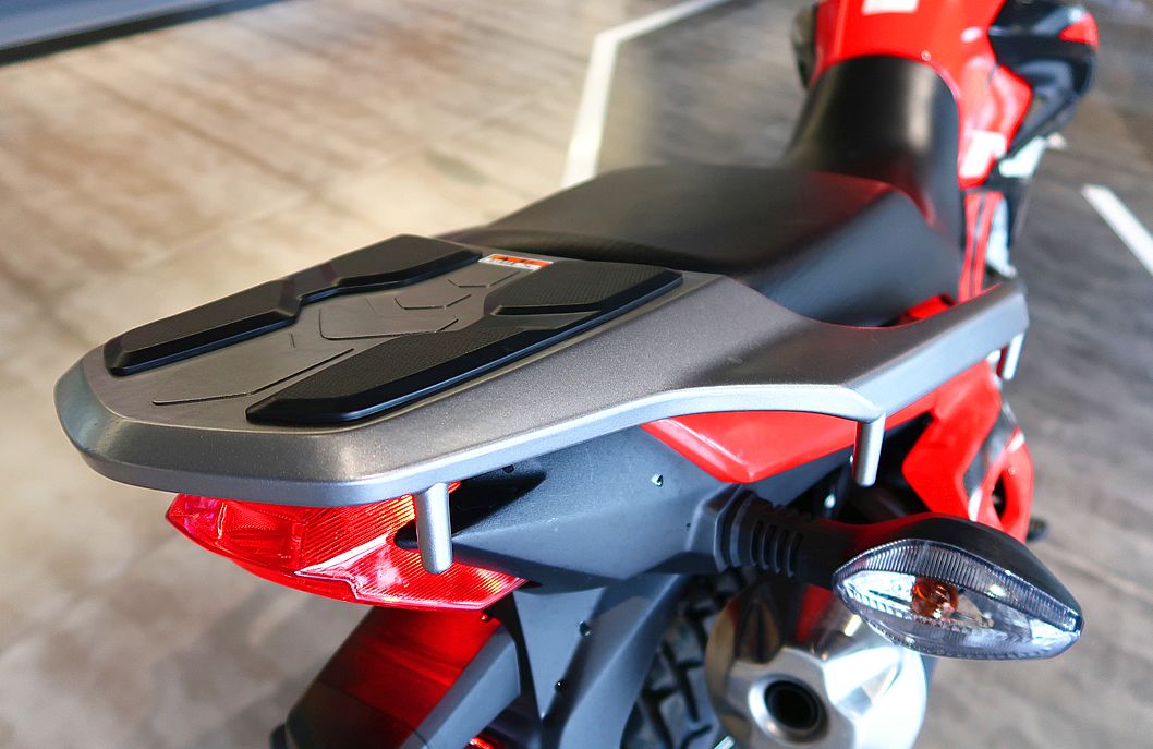 nk150豪爵对比阿普利亚terra150,到店新车视频