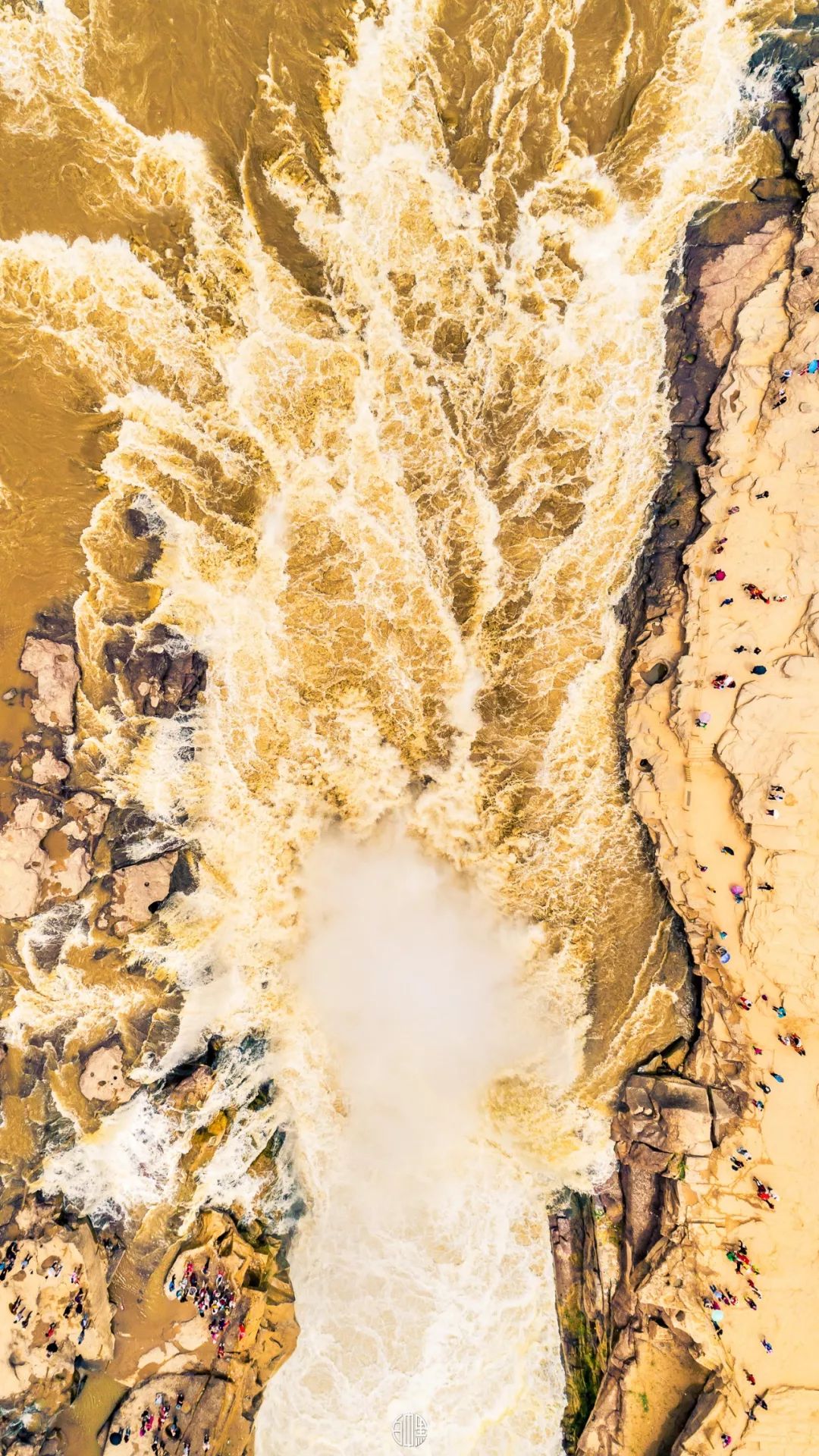 「荐读」朋友圈消失两年，他独自航拍中国，照片惊艳世界