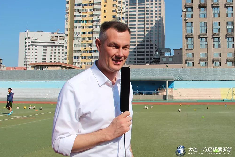 蓝队青训国青,中国青训与国外青训