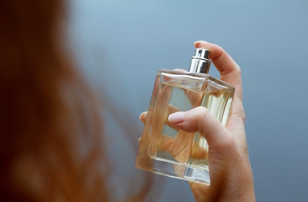 适合夏天的清冽淡雅香水,适合夏天用的经典香水推荐