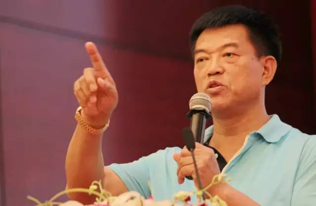 从民警到副所长,从民警到囚犯的故事