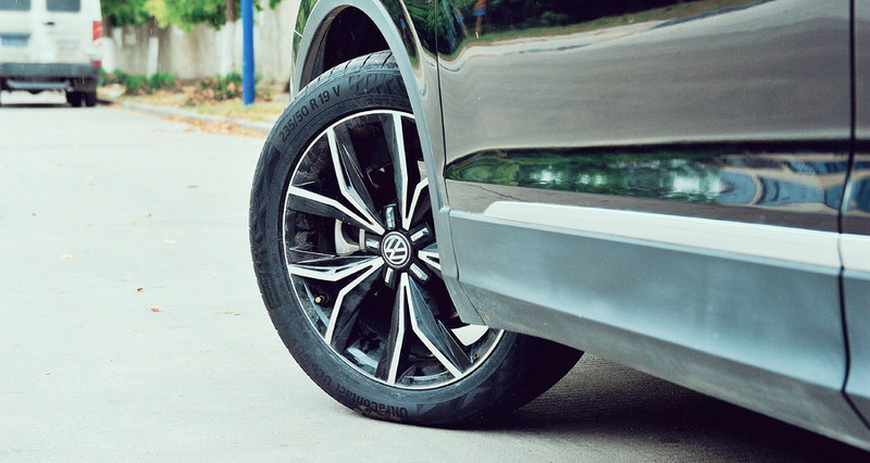 途观l换胎视频,途观l换胎