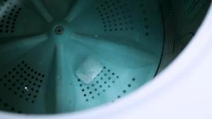 洗衣机里加上它陈年污垢全出来了,洗衣机污垢和霉菌危害