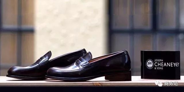 英国女王的鞋,英国女王加冕鞋子