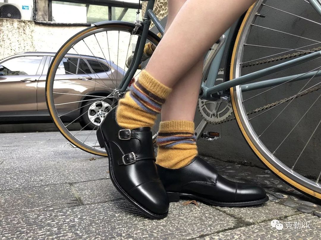 英国女王的鞋,英国女王加冕鞋子