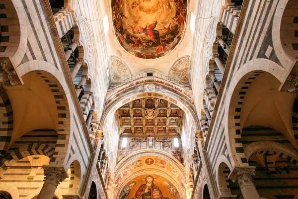 欧洲旅游教堂推荐,去欧洲旅行一定去五大教堂和城堡