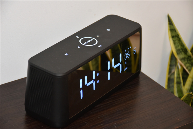 复古蓝牙音箱学生党开箱,手提式蓝牙音箱开箱测评