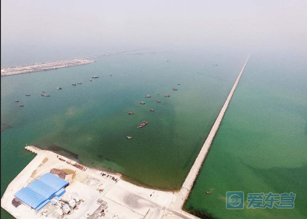 我市大型液体散货码头泊位迎来“10万吨”时代，建设必要性充分——“大海的波浪翻滚着我们的向往”