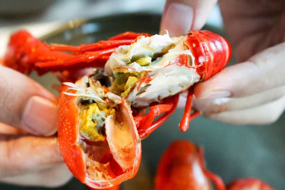 ¥498起/2位|西湖畔传奇酒店!6种口味小龙虾+美国生蚝+澳牛不限量!千岛湖啤酒尽情畅饮