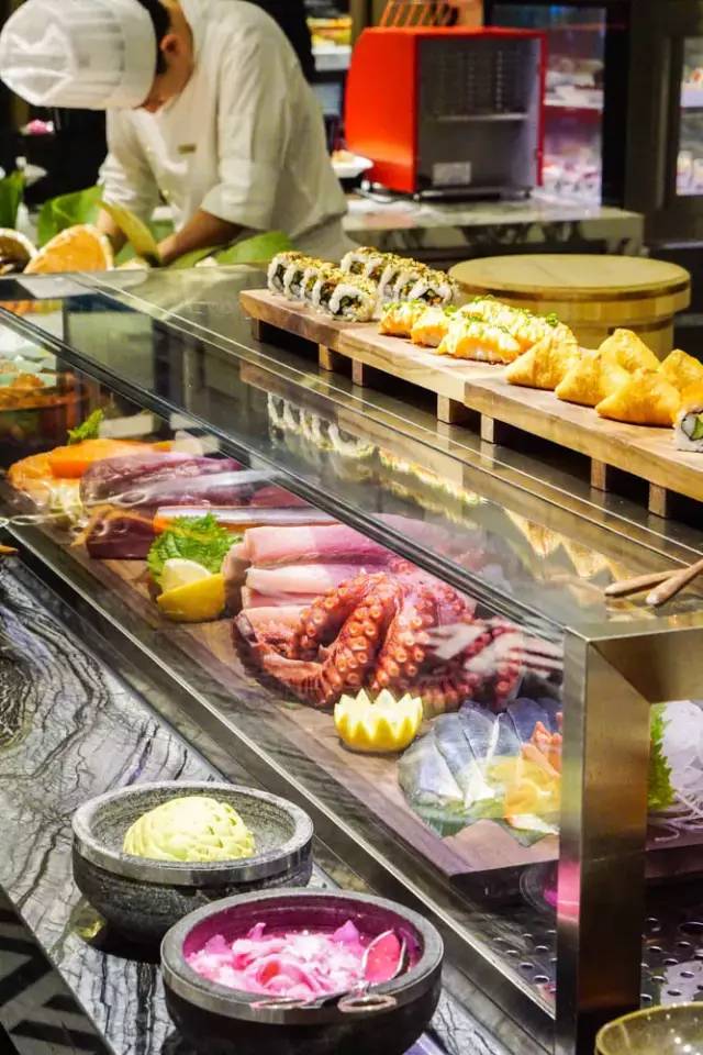 ¥498起/2位|西湖畔传奇酒店!6种口味小龙虾+美国生蚝+澳牛不限量!千岛湖啤酒尽情畅饮