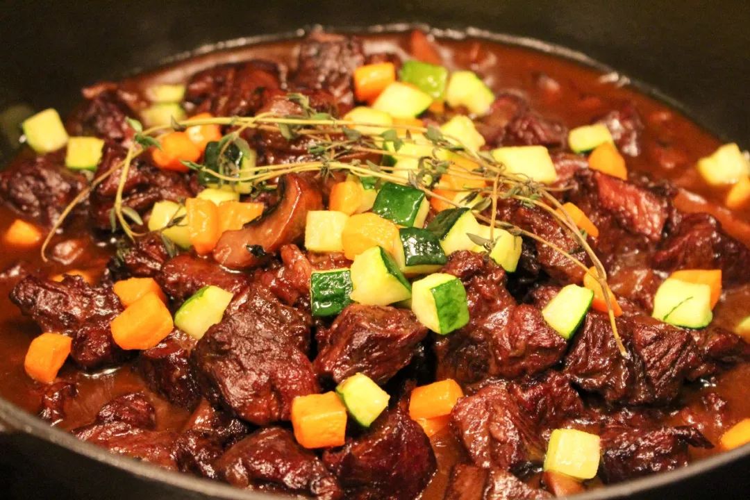 ¥498起/2位|西湖畔传奇酒店！6种口味小龙虾+美国生蚝+澳牛不限量！千岛湖啤酒尽情畅饮